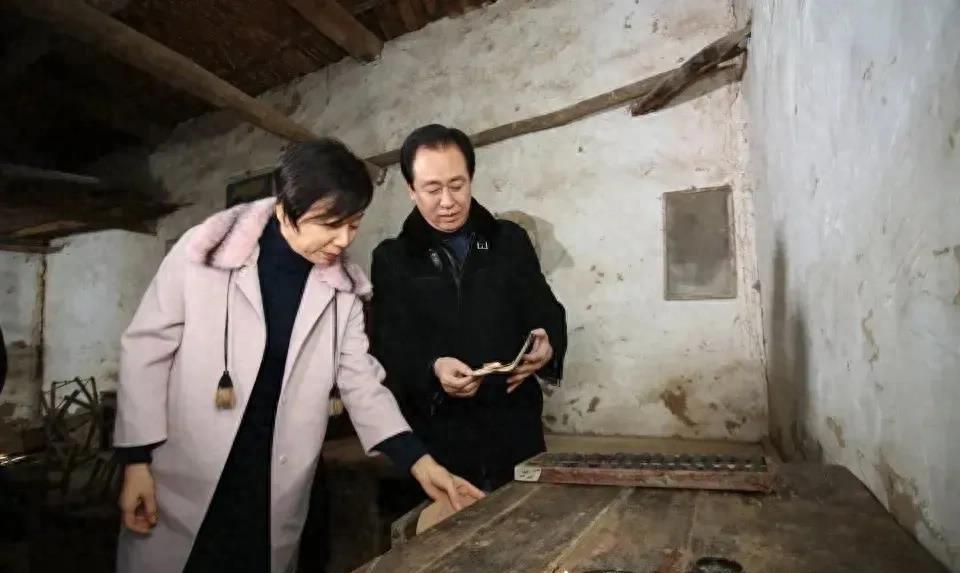 曝许家印前妻半年多花费400万美金，深度解读与多维度分析