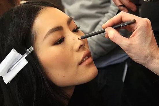 女童突然脱发眼神呆滞，竟查出铊中毒——关于铊中毒的警示与科普