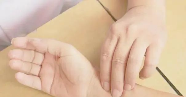 中医切脉能判断女人妇科病吗？揭秘古老智慧与现代医学的交融