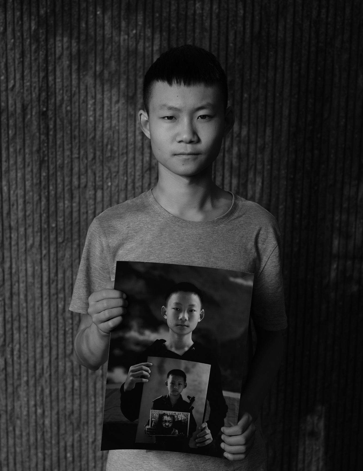 地震瞬间理发店老板两次转身守护，见证人间真情
