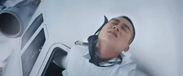 甲亢哥学功夫，挑战极限遭遇短暂痛苦