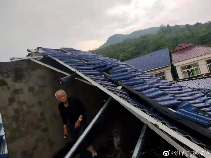 大风掀屋顶，政府部门如何应对？