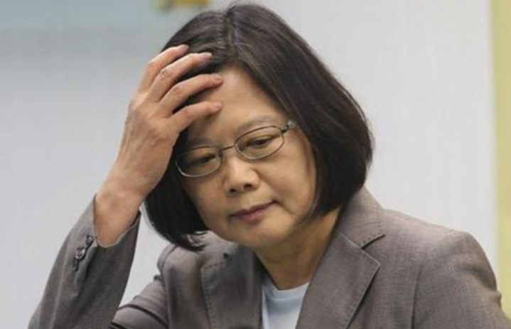 台学者看到大陆对美强硬表态，情感波动险流泪