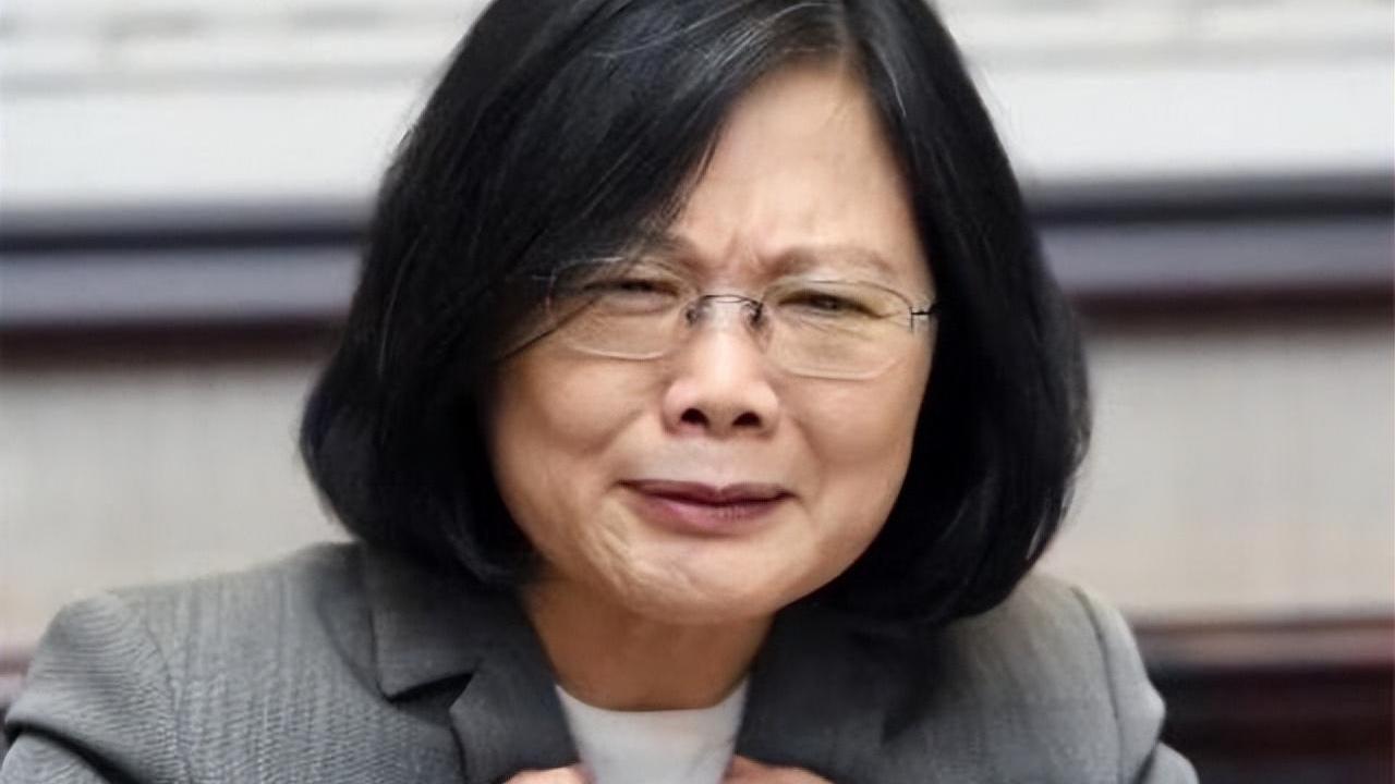 台学者看到大陆对美强硬表态，情感波动险流泪