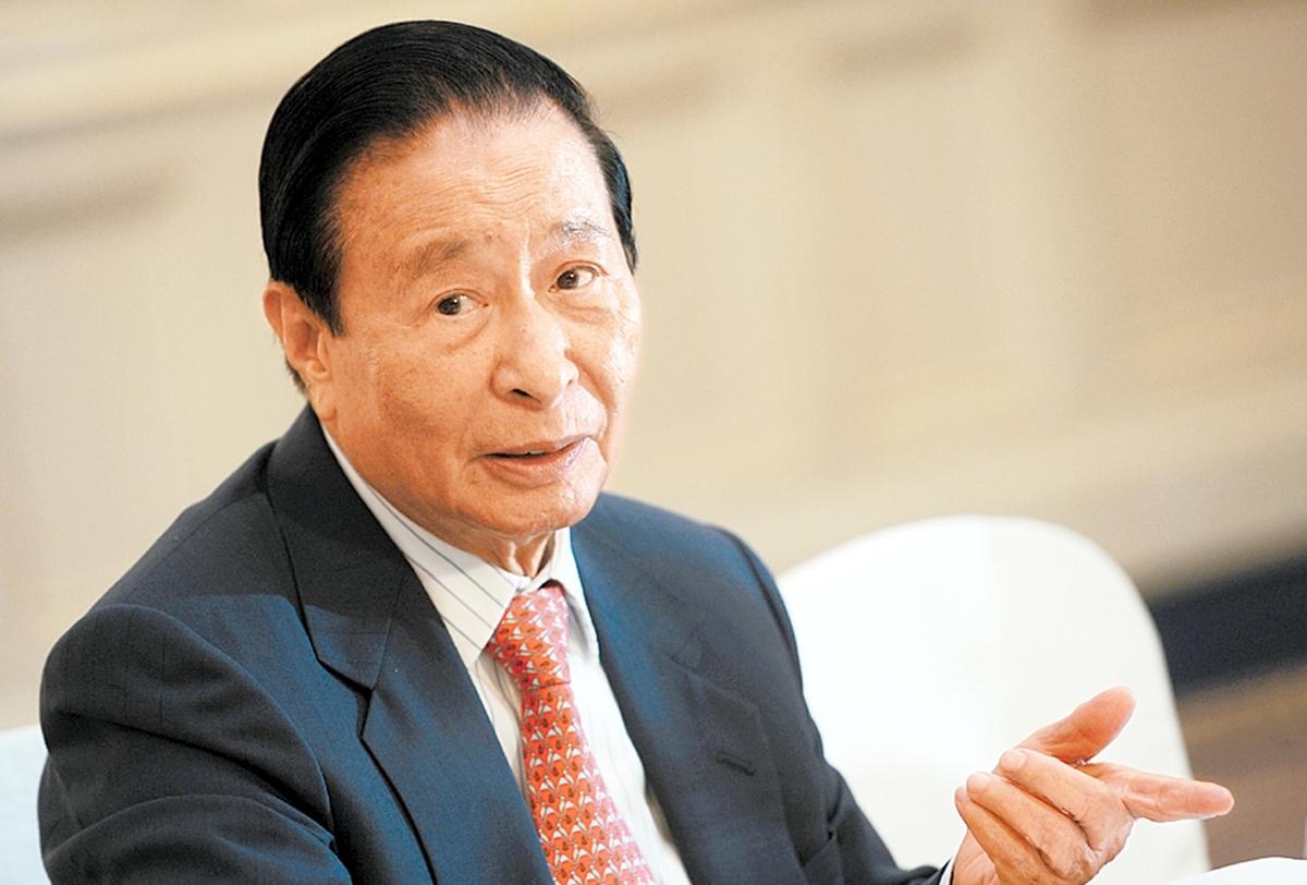 李兆基，传奇人生落幕，顺德故乡迎归传奇巨贾李兆基