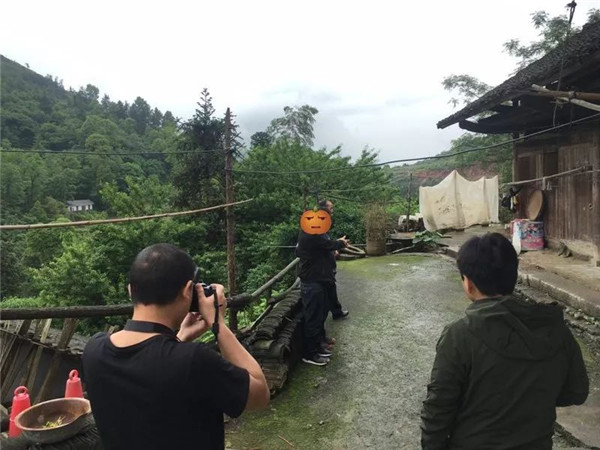 因记得外婆家竹林被拐30年后找到家