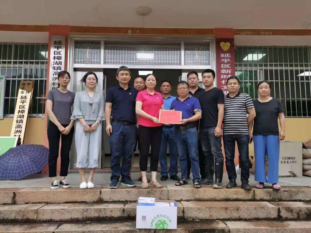第一批甲亢哥粉丝已到达中国，狂热追随与文化传播的新现象
