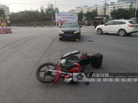 男子骑摩托车过路口时与轿车相撞事件分析