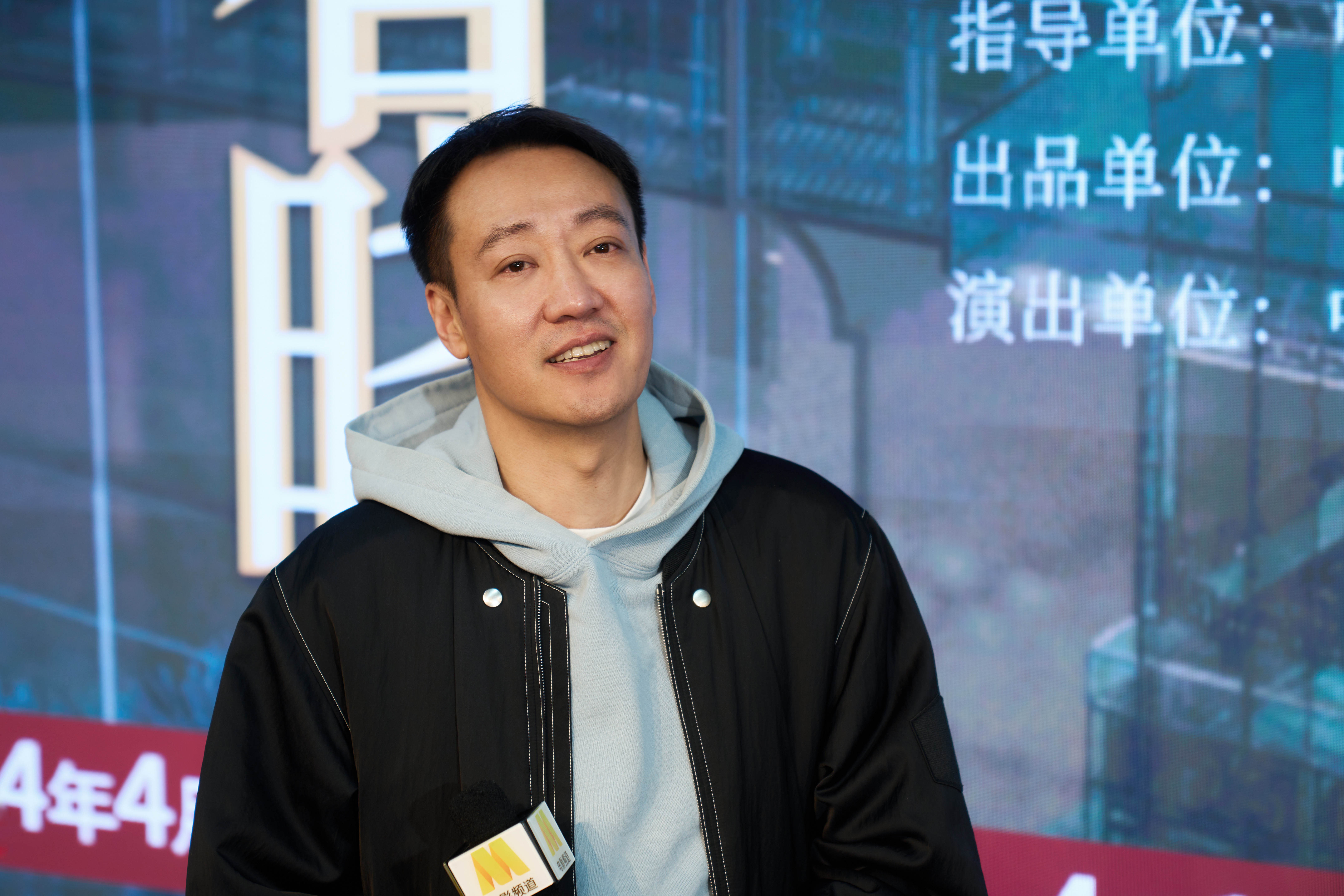 辛柏青，电影路演中的疲惫与坚韧