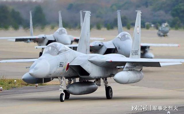日本F15被歼15压制驱离，真相究竟如何？