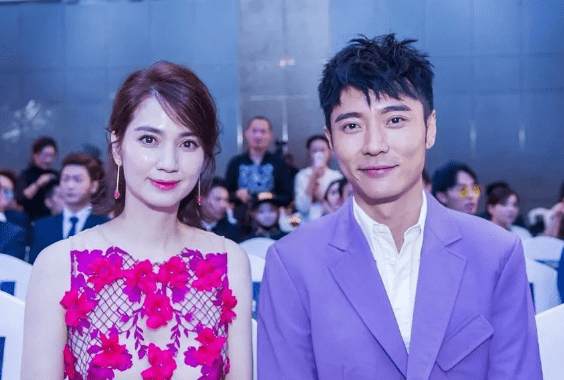 吴奇隆戴婚戒录综艺，恩爱夫妻的荧幕魅力时刻