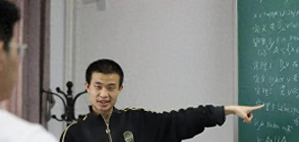 韦东奕简介年龄，数学天才的成长之路