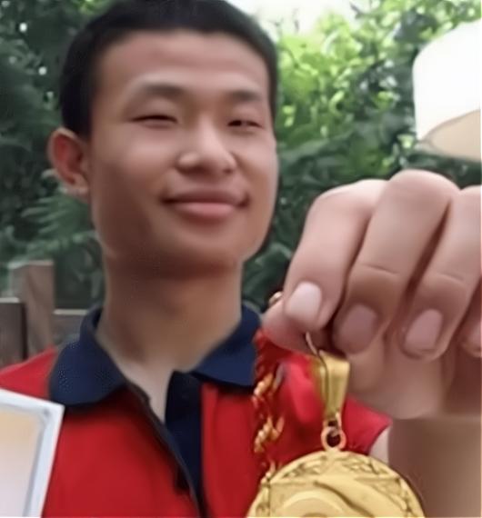韦东奕简介年龄，数学天才的成长之路