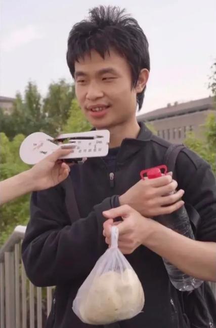 韦东奕家人采访视频，数学天才背后的故事