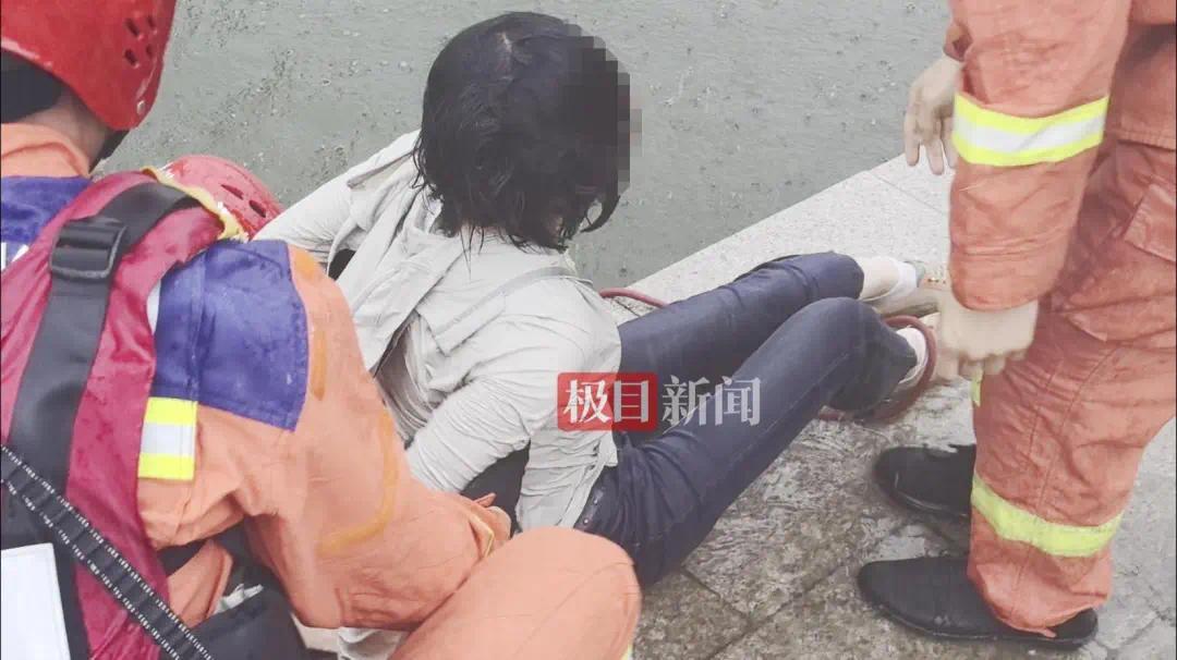 乘网约车遭遇意外，被意外送入湖中的惊魂一日