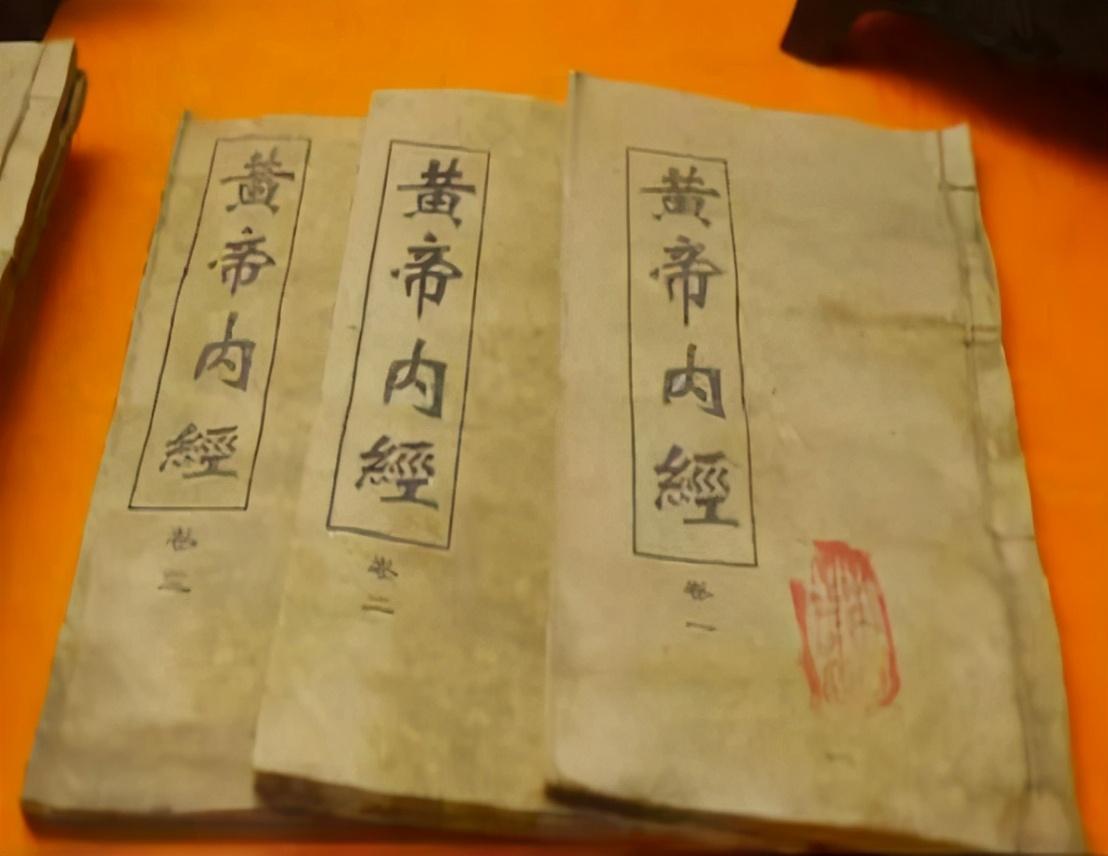 男子心脏不适，教科书式自救显奇迹