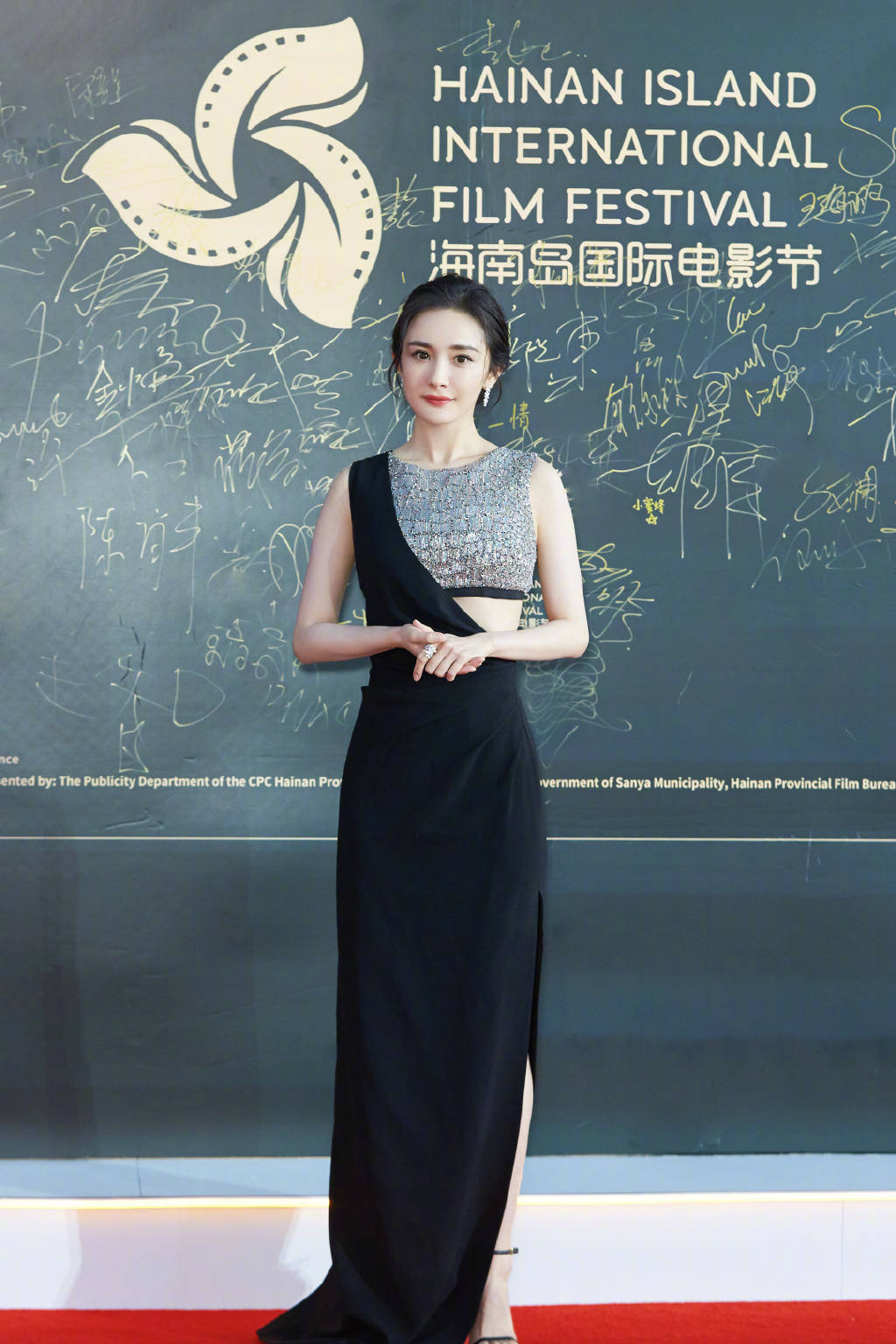 杨幂红毯造型，时尚潮流的引领者