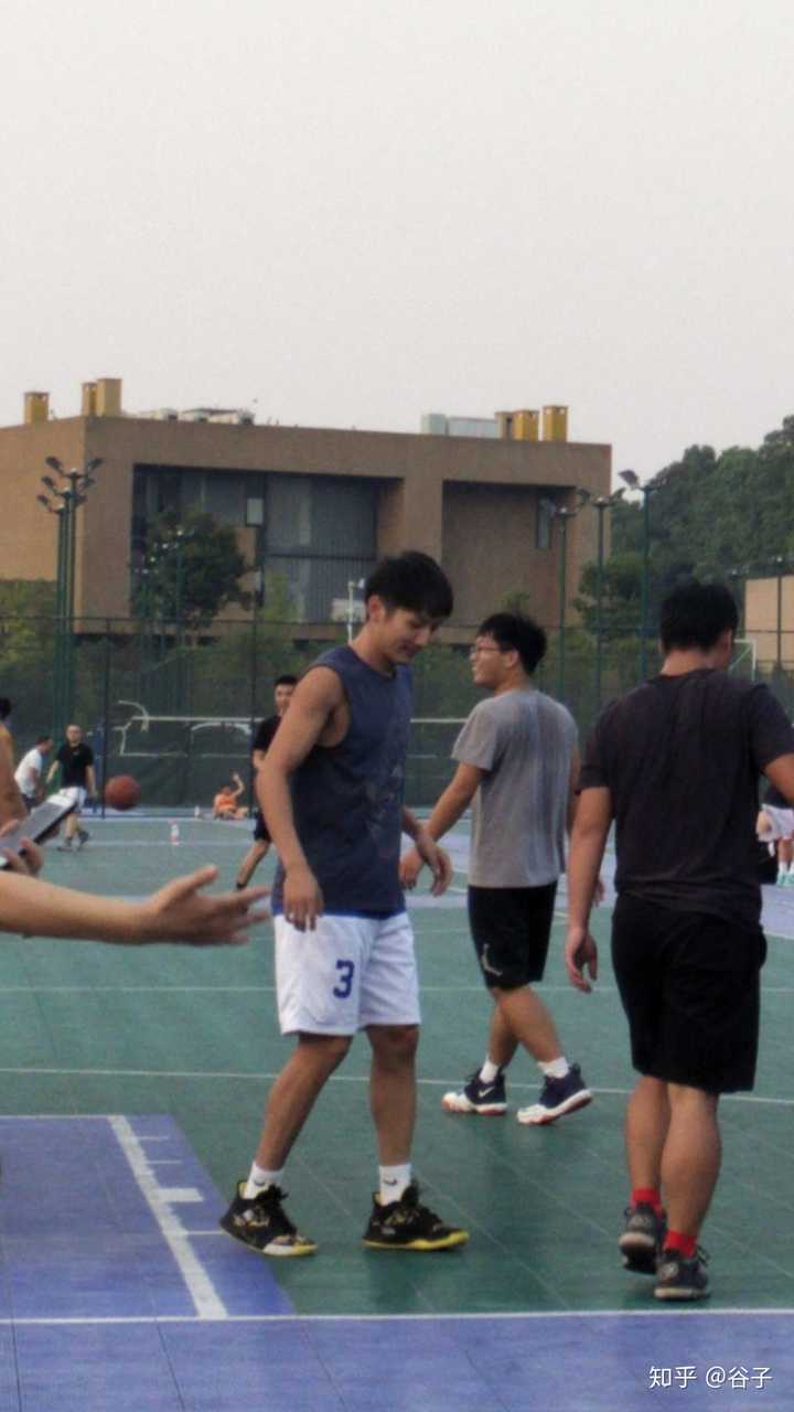 大学男生太少怎么办？