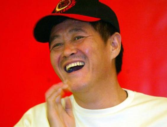 前国脚徐亮个人资料，一位足球传奇的奋斗历程