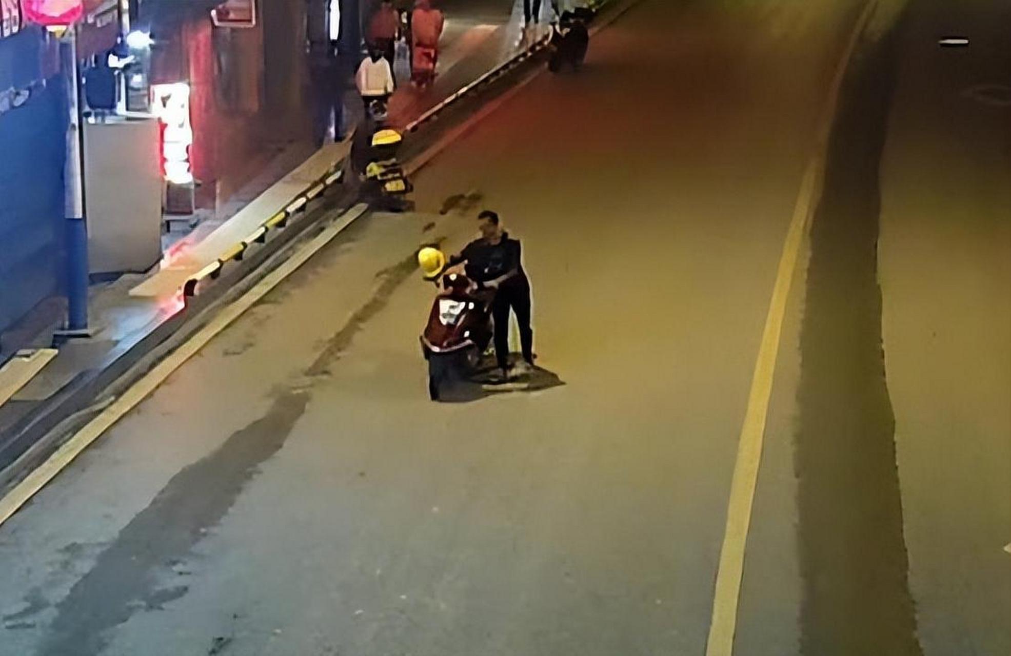 喝酒推车回家，那些夜晚的醉与归