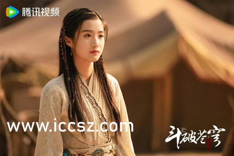 景区回应女士穿比基尼可免门票，一场文化与商业的交融