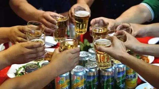 老人摔倒索赔，社会关注与反思