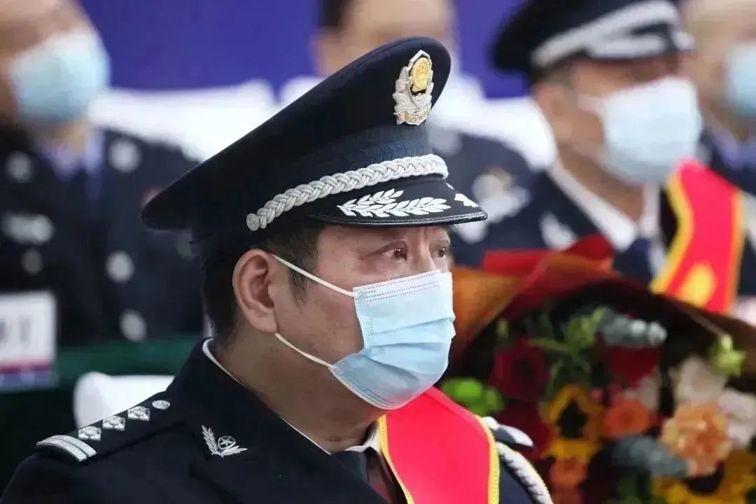 缉毒警冰峰光荣退休，铁血岁月的致敬