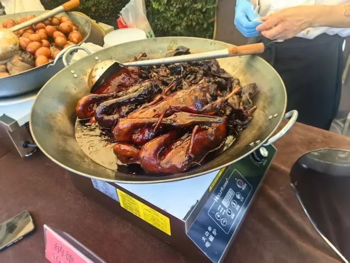 浙江一酒店外摆卖菜生意火爆，火爆背后的故事与启示