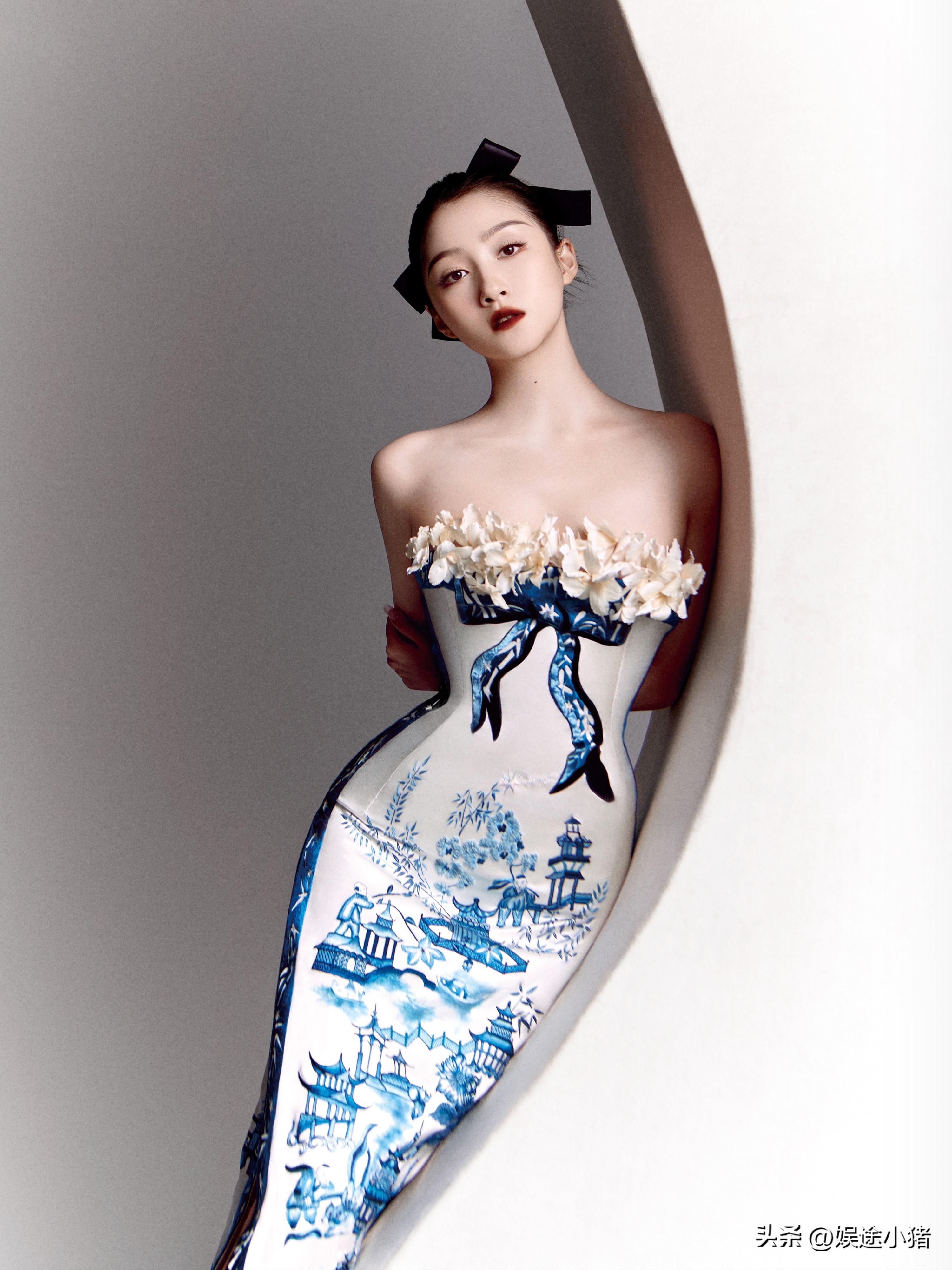 关晓彤穿对衣服了，时尚魅力的完美呈现